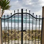 度假居 Sea Front *
