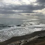 Sea Front 度假居 *