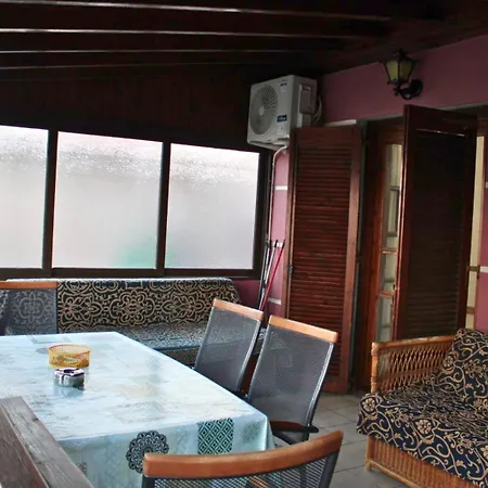 Дом отдыха Sea Front Loutra Elevtheron