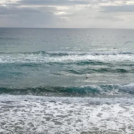 Sea Front בית נופש *