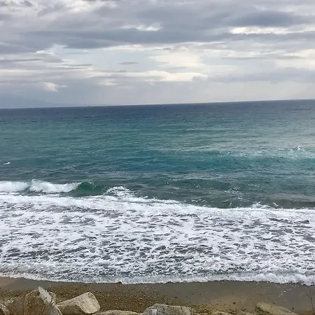 Sea Front * Λουτρά Ελευθερών