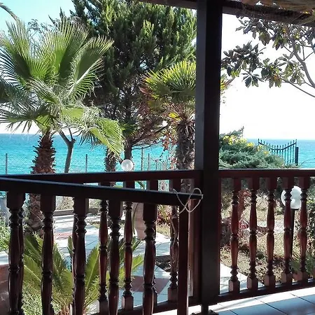 Holiday home Sea Front Loutra Elevtheron