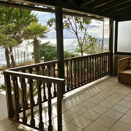 Sea Front 펜션 Loutra Elevtheron