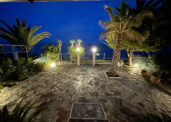 度假居 Sea Front Loutra Elevtheron