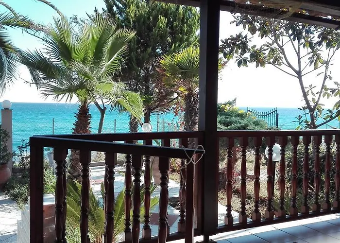 度假居 Sea Front Loutra Elevtheron